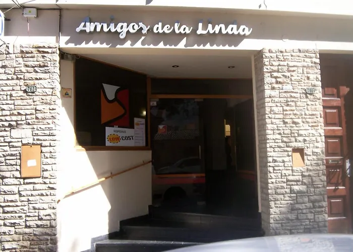 Amigos De La LindaHostal